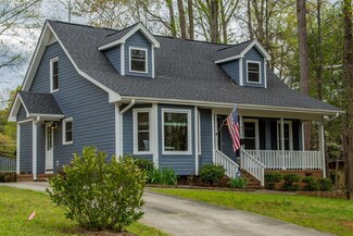 912 W 5th St, Siler City, NC 27344