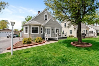 9040 Bunker Hill Dr, Munster, IN 46321