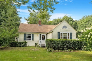 898 Pearl St, Gardner, MA 01440