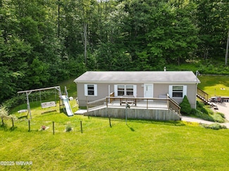 37 Shinndig Ln, Mill Hall, PA 17751