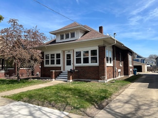 620 Lebanon St, Aurora, IL 60505