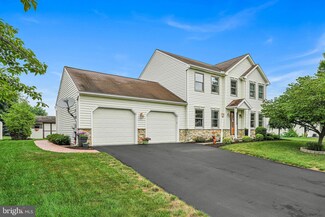 27 Manor Cir, Palmyra, PA 17078