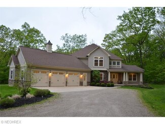 9957 Hobart Rd, Willoughby, OH 44094