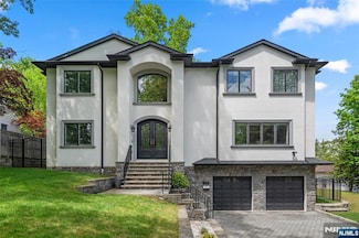 108 Serpentine Rd, Demarest, NJ 07627