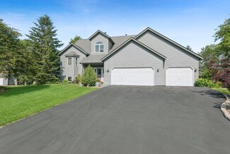 8635 Chanhassen Hills Dr N, Chanhassen, MN 55317