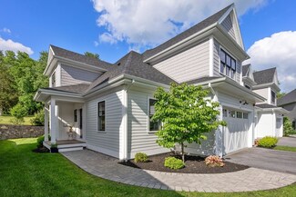 4 Southfield Ln Unit 4, Sherborn, MA 01770