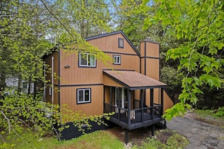 483 Alter Ave, Pocono Summit, PA 18346