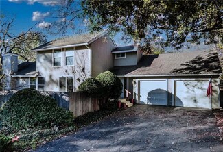 10840 Bradshaw St, Overland Park, KS 66210