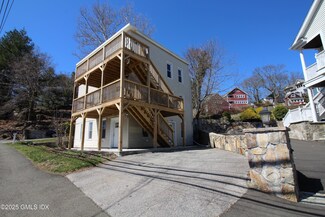 272 Valley Rd Unit 1, Cos Cob, CT 06807
