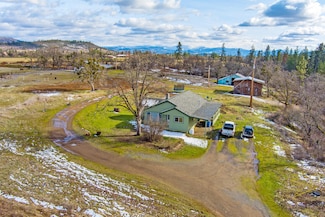 775 Trails End Ln, Eagle Point, OR 97524