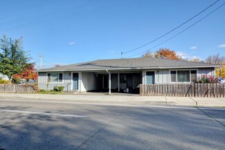 1215&1219 S Peach St, Medford, OR 97501