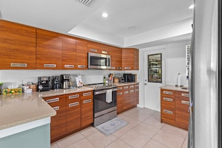 1165 SW Abingdon Ave, Port Saint Lucie, FL 34953