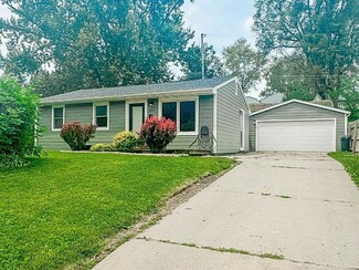 605 E 27th St S, Newton, IA 50208