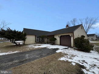 146 Arbor Meadow Dr, Sicklerville, NJ 08081