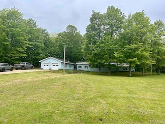 E9804 Gates Rd, Munising, MI 49862