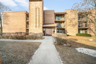 8735 N 72nd St Unit 202, Milwaukee, WI 53223
