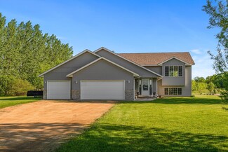 13556 355th St, Lindstrom, MN 55045
