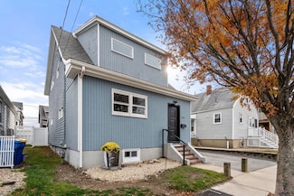 960 Shirley St, Winthrop, MA 02152