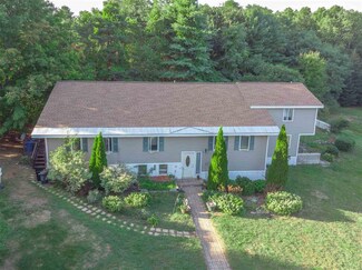 11 1/2 East Rd, Plaistow, NH 03865