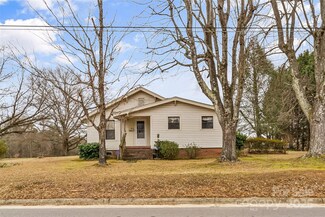 1264 22nd St NE, Hickory, NC 28601