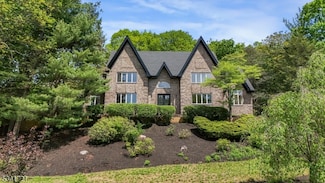 63 Westview Rd, Wayne, NJ 07470