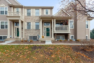 932 Clover Ln, Pingree Grove, IL 60140