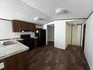 1000 Maple Hills Park Unit 144, Cross Lanes, WV 25313