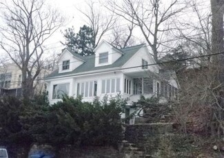 821 E Lake Front Dr, Beverly Shores, IN 46301