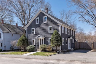 82 W Main St, Georgetown, MA 01833