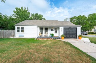 857 N Dellrose St, Wichita, KS 67208