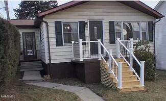 412 8th St, Windber, PA 15963