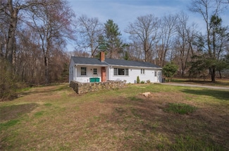 247 Quaker Ln, North Scituate, RI 02857