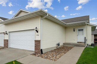 7018 Waterview Dr SW, Cedar Rapids, IA 52404