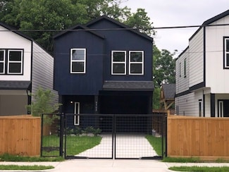 5702 Elysian St, Houston, TX 77009