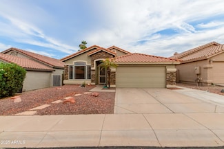1011 E Amberwood Dr, Phoenix, AZ 85048