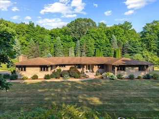 70R Tri Mountain Rd, Durham, CT 06422