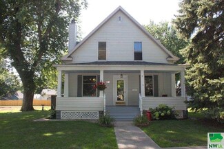 131 3rd Ave NE, Sioux Center, IA 51250