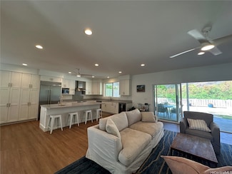 5872 Haleola St, Honolulu, HI 96821
