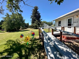 2613 Cascade Rd, Yakima, WA 98901