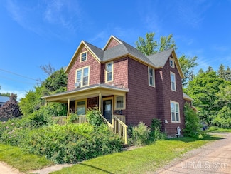 1111 N 4th St, Marquette, MI 49855