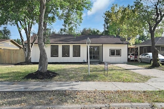 5926 Belneath St, Houston, TX 77033