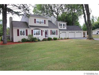 216 Phelps Rd, Honeoye Falls, NY 14472