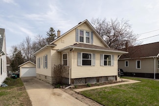 429 7th St NW, Rochester, MN 55901