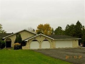 12136 Prairie St, Lemont, IL 60439