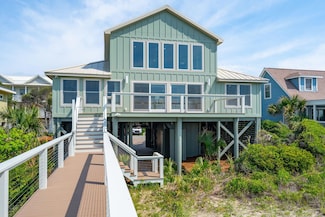 313 E Arctic Ave, Folly Beach, SC 29439