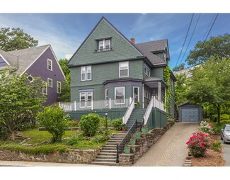 404 Pleasant St, Melrose, MA 02176
