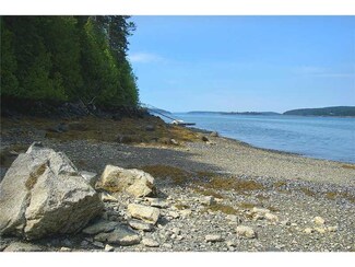 917 Indian Point Rd, Mount Desert, ME 04660