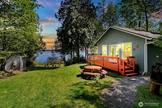 140 E Beach Trail Ln, Shelton, WA 98584