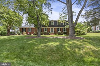 6 Steeplechase Rd, Fredericksburg, VA 22405