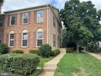 6591 Sand Wedge Ct, Alexandria, VA 22312
